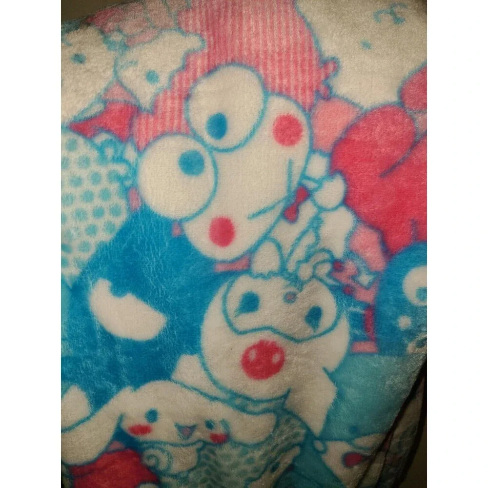 HELLO KITTY Sanrio Soft Plush Throw Blanket Blue Friends 70 x 60 NEW NIB